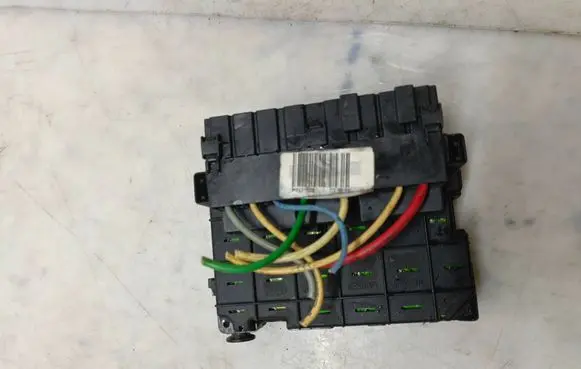 Peugeot 307 Fuse module 9650664080 33373472