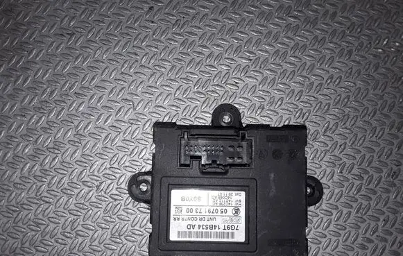 Ford Mondeo MK IV Door control unit/module 0507917300