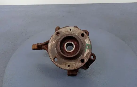Peugeot 208 Front wheel hub spindle knuckle