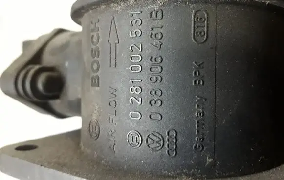 Audi A3 S3 8P Mass air flow meter 0281002531
