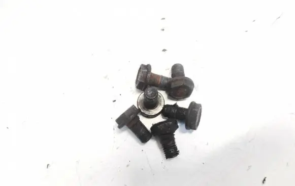 Volkswagen PASSAT B4 Nuts/bolts 