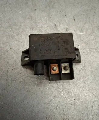 Mercedes-Benz E W211 Charging relay A0025426419 0332002167 12V100A