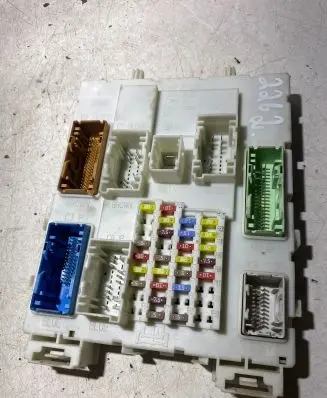 Ford Focus Comfort/convenience module BV6N14A073DR 00000163 522073F02