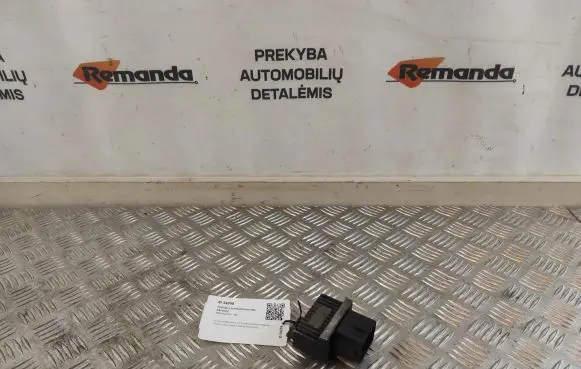 Opel Vivaro Coolant fan relay 