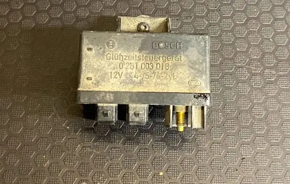 Citroen C5 Glow plug pre-heat relay 0281003018