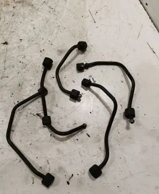 Fuel injector supply line/pipe