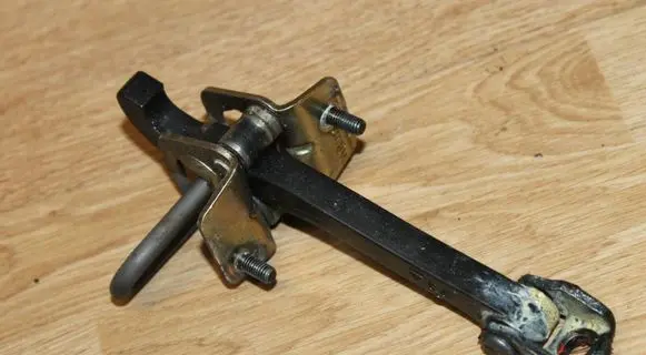 Volvo S80 Rear door check strap stopper 6810967