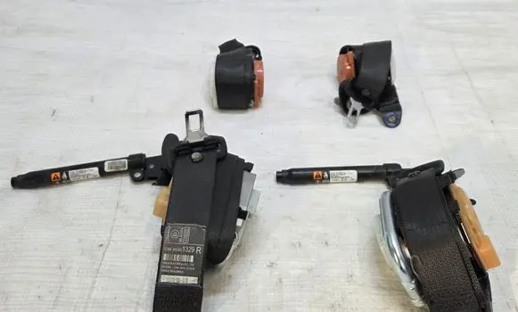 Opel Mokka Set of seat belts 95301327