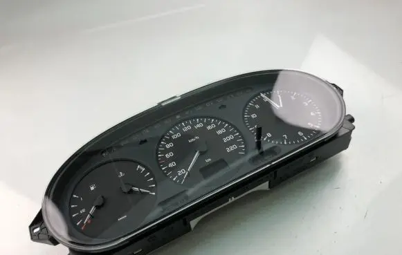 Renault Megane I Speedometer (instrument cluster) 7700847780G