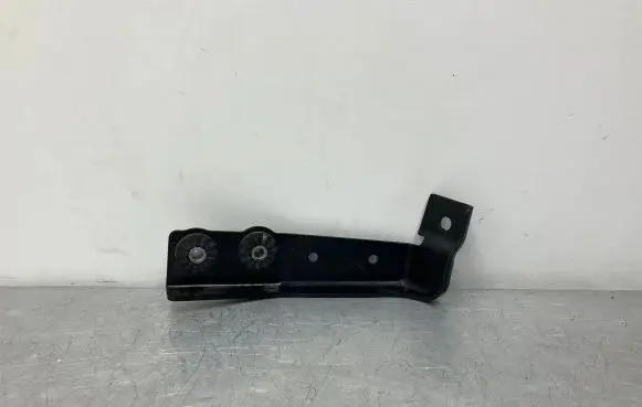 BMW 5 F10 F11 Radiator support slam panel bracket 7585390