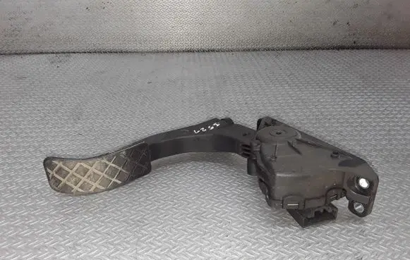 Audi A6 S6 C6 4F Accelerator throttle pedal 4F1723523B