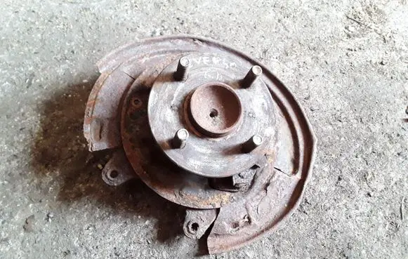 Toyota Corolla Verso E121 Rear wheel hub NOCODE