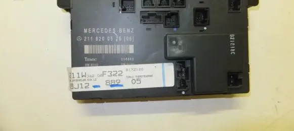 Mercedes-Benz E W211 Door control unit/module 2118200526