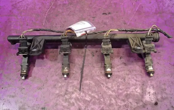 Dacia Logan I Fuel main line pipe 