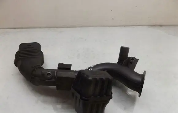 Renault Twingo III Intake resonator 
