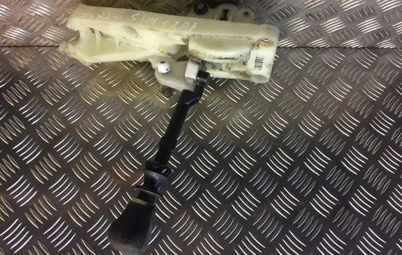 Nissan X-Trail T30 Gear selector