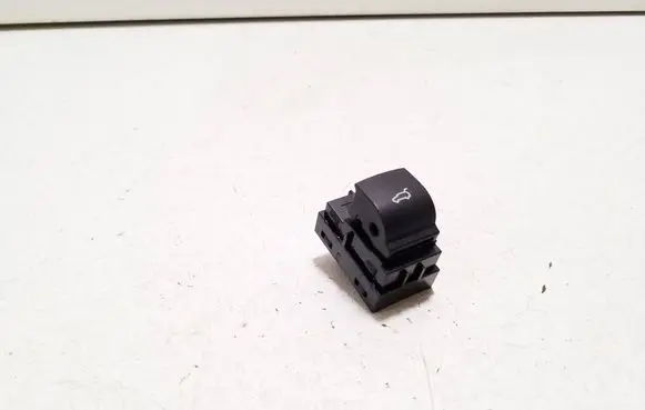 BMW X6 F16 Tailgate opening switch 9318704 L3K00065