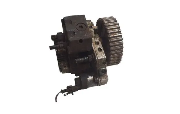 Volvo S40, V40 Fuel injection high pressure pump 0445010031 8200055072