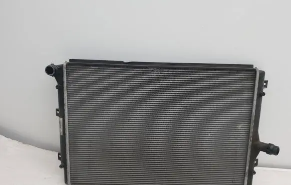 Volkswagen PASSAT B6 Coolant radiator 1K0121251DD