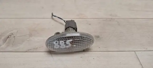 Mazda 5 Front fender indicator light 