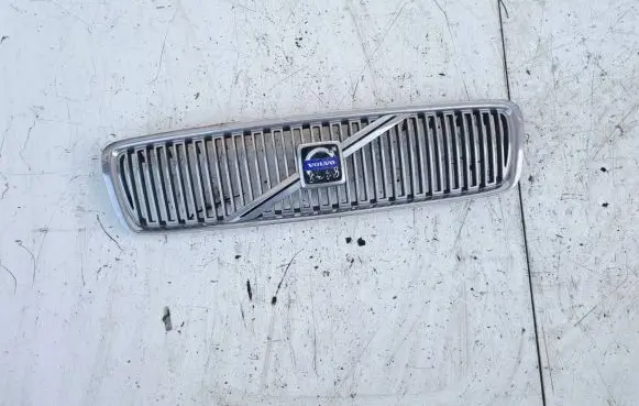 Volvo V70 Front grill 9190385