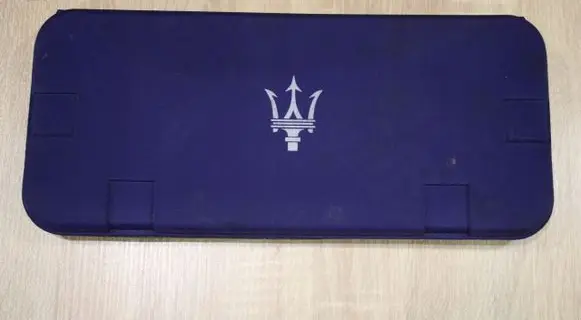 Maserati Ghibli Battery box tray cover/lid 06700045310