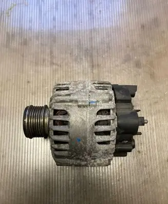 Renault Captur Generator/alternator 231007865R 2114083439