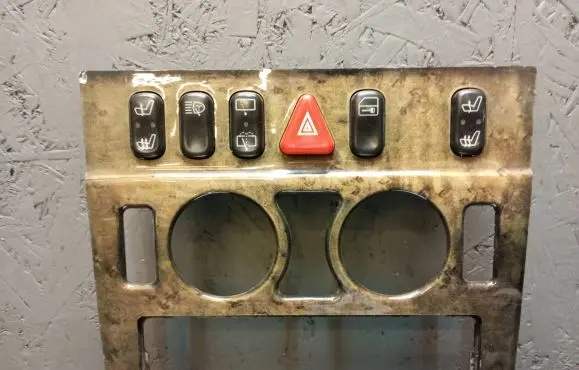Mercedes-Benz E W210 Seat heating switch 2108200151