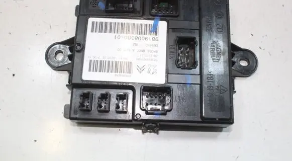 Peugeot 508 II Tailgate/trunk control unit/module 9819008380
