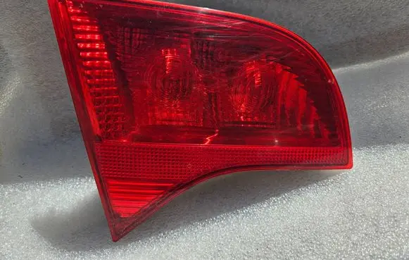 Tailgate rear/tail lights