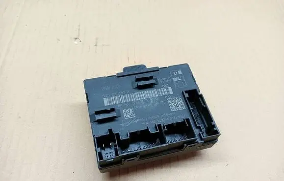 Audi A3 S3 8V Door control unit/module 5Q0959592B