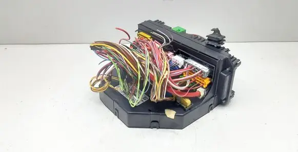 Mercedes-Benz C W204 Fuse module A2049009701 A2045459801 A2044423700
