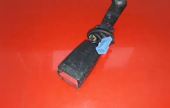 Honda Accord Front seatbelt buckle 1039117