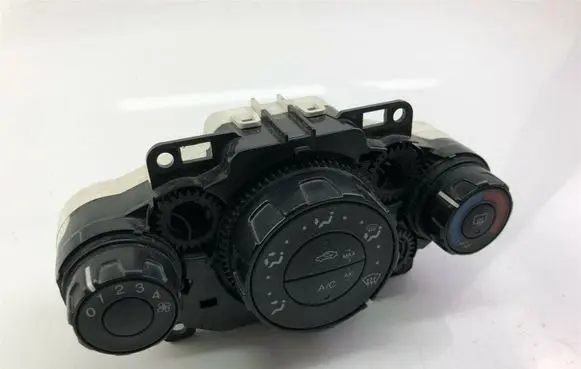 Ford Fiesta Climate control unit 8A6118549 F1142
