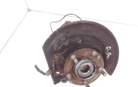 Nissan Pulsar Front wheel hub spindle knuckle 400141kk0h