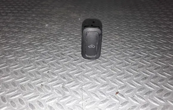 Skoda Octavia Mk2 (1Z) Alarm switch 6Q0962109A
