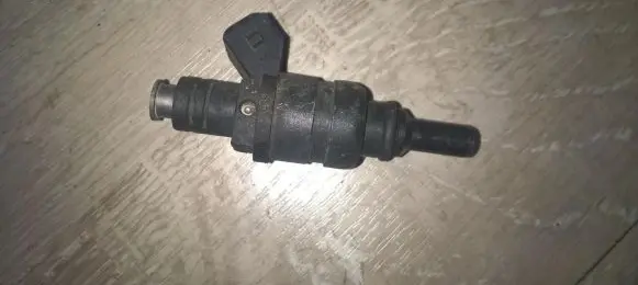 BMW 5 E39 Fuel injector 1427240