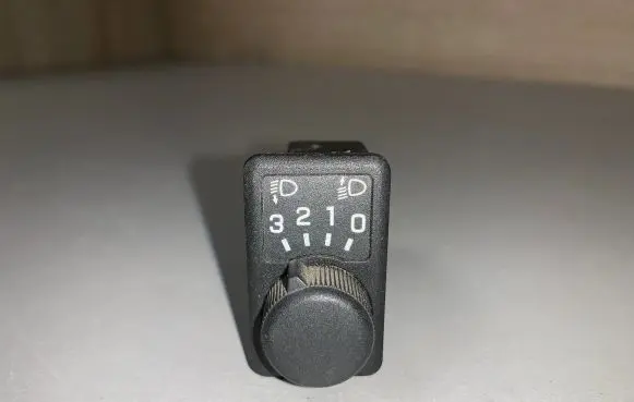 Nissan Primera Headlight level height control switch 37044A D34802