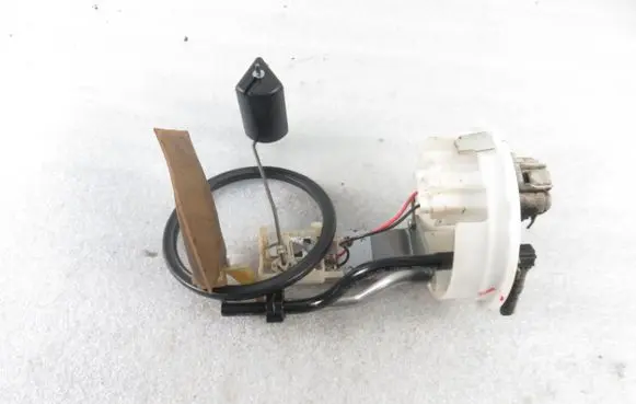Toyota Corolla E120 E130 Fuel level sensor 1961400211 7701012360