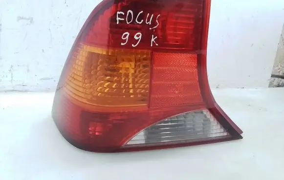 Ford Focus Rear/tail lights XS4X13405BC
