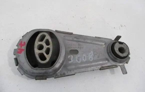 Renault Megane III Engine mounting bracket 
