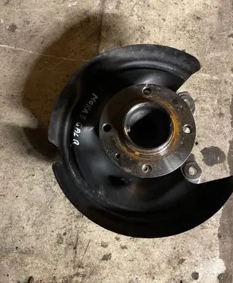 Opel Mokka B Rear wheel hub 9827551780
