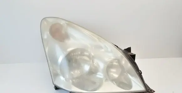 Toyota Corolla Verso AR10 Headlight/headlamp 9073780
