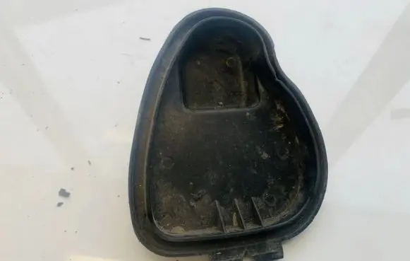 Ford Ka Headlight/headlamp dust cover 205322C 20-5322C
