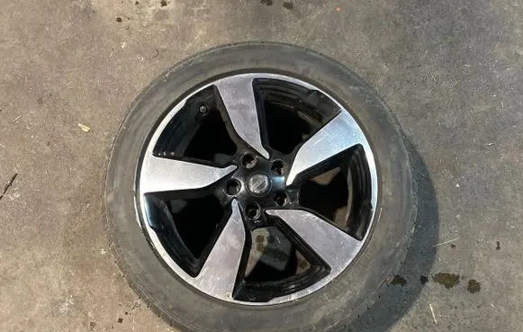 Nissan Qashqai R18 alloy rim 