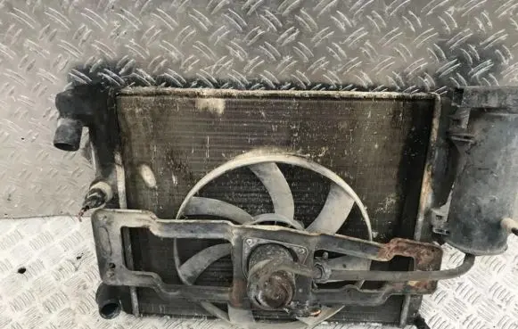 Renault Twingo I Radiator cooling fan shroud
