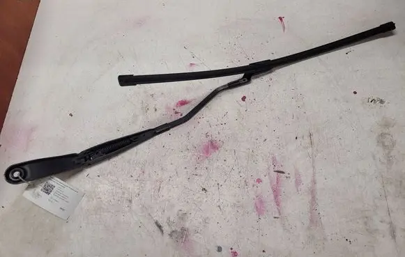 Volvo V40 Front wiper blade arm 31276059