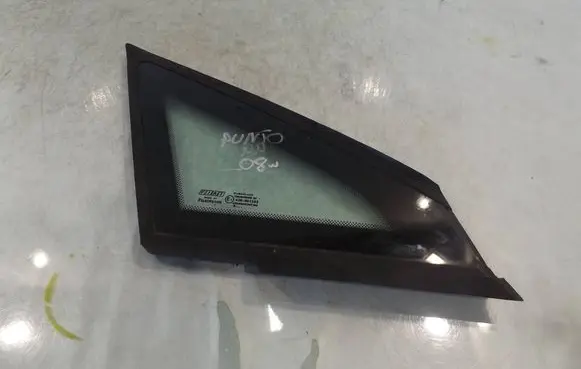 Fiat Grande Punto Front door window glass four-door