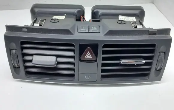 Mercedes-Benz C W204 Dash center air vent grill A2048304154