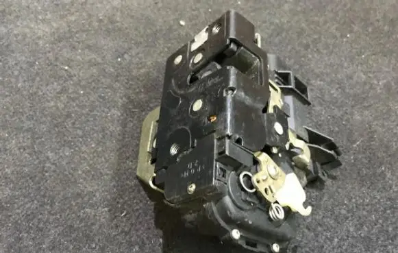 Audi A6 S6 C5 4B Front door lock 4b1837016b